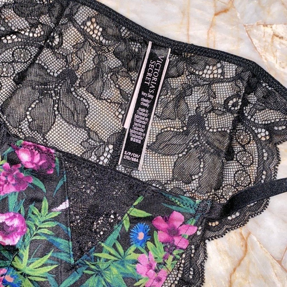 Small Victoria’s Secret Floral Lace String Cheekini Panty - Picture 4 of 11